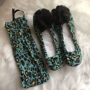 Mud pie travel slippers